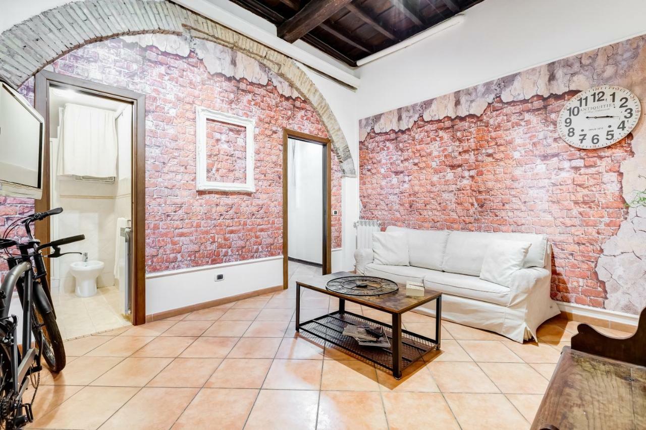Loveromeapartments Campo De Fiori, Vatican Apartment *